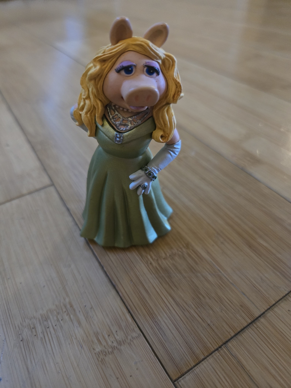Disney's Miss piggy Figurine Green Formal Dress White Gloves Collectable